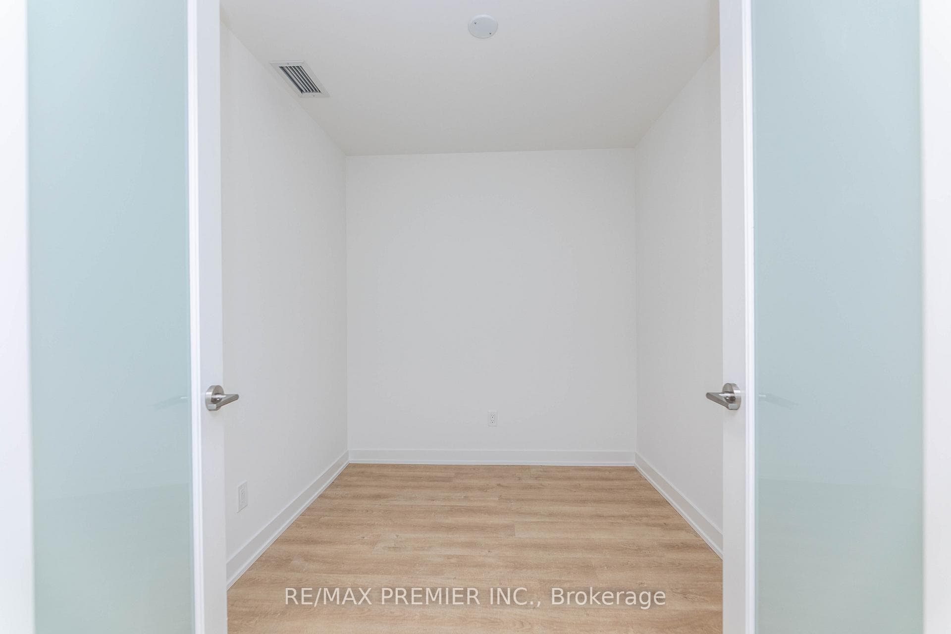 38 Simcoe Promenade Unit 701 photo 6