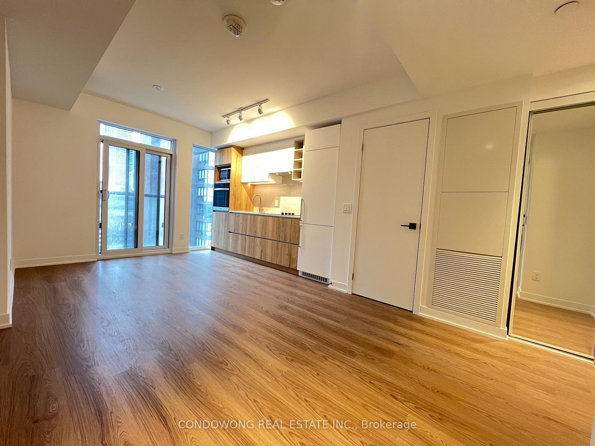 319 Jarvis Street Unit 603 photo 7