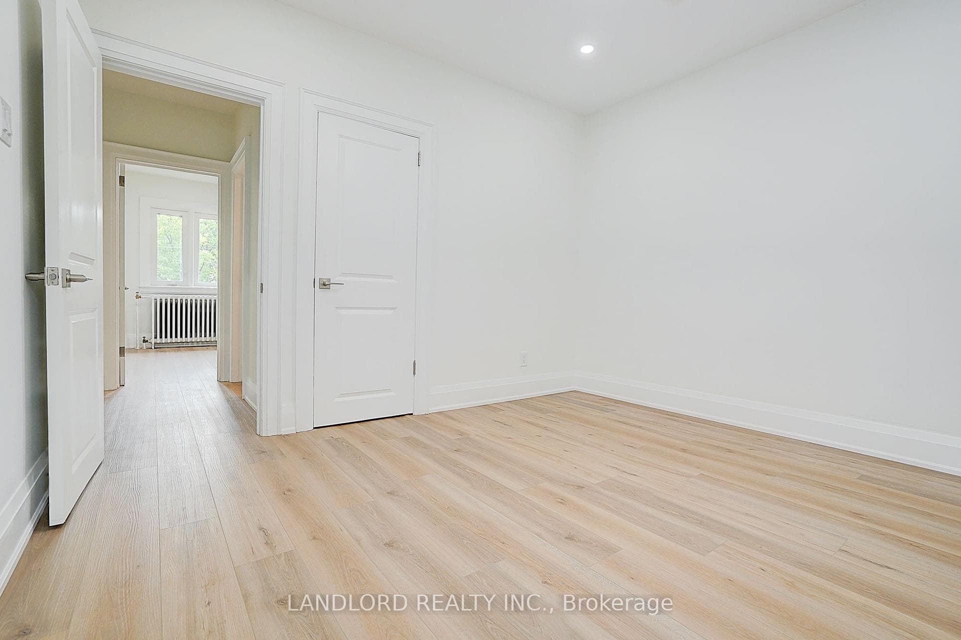 2520 Bloor Street Unit 12 photo 27
