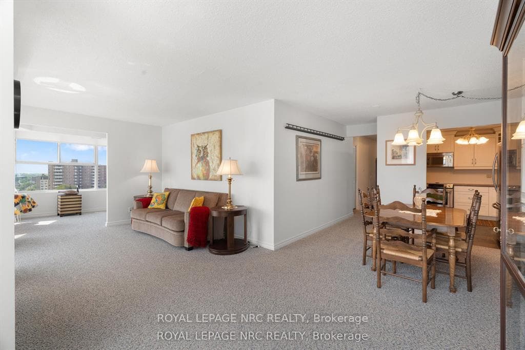 7 Gale Crescent Unit 1109 photo 12