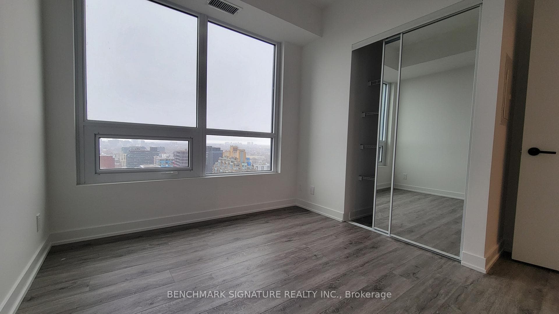 108 Peter Street Unit 2313 photo 8