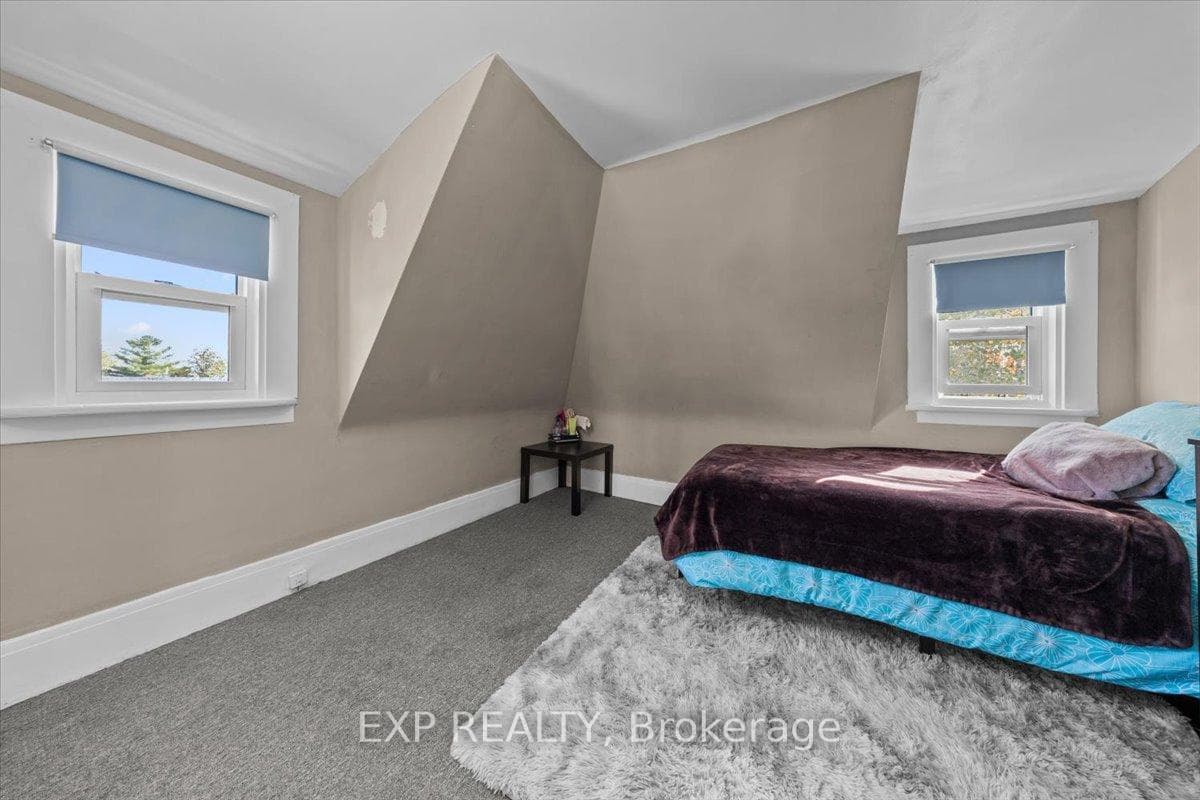 377 Lisgar Avenue photo 16