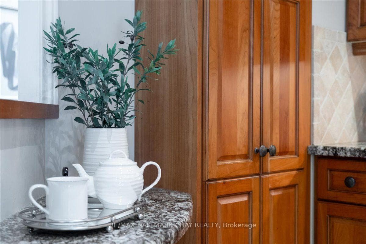 181 Collier Street Unit 202 photo 13