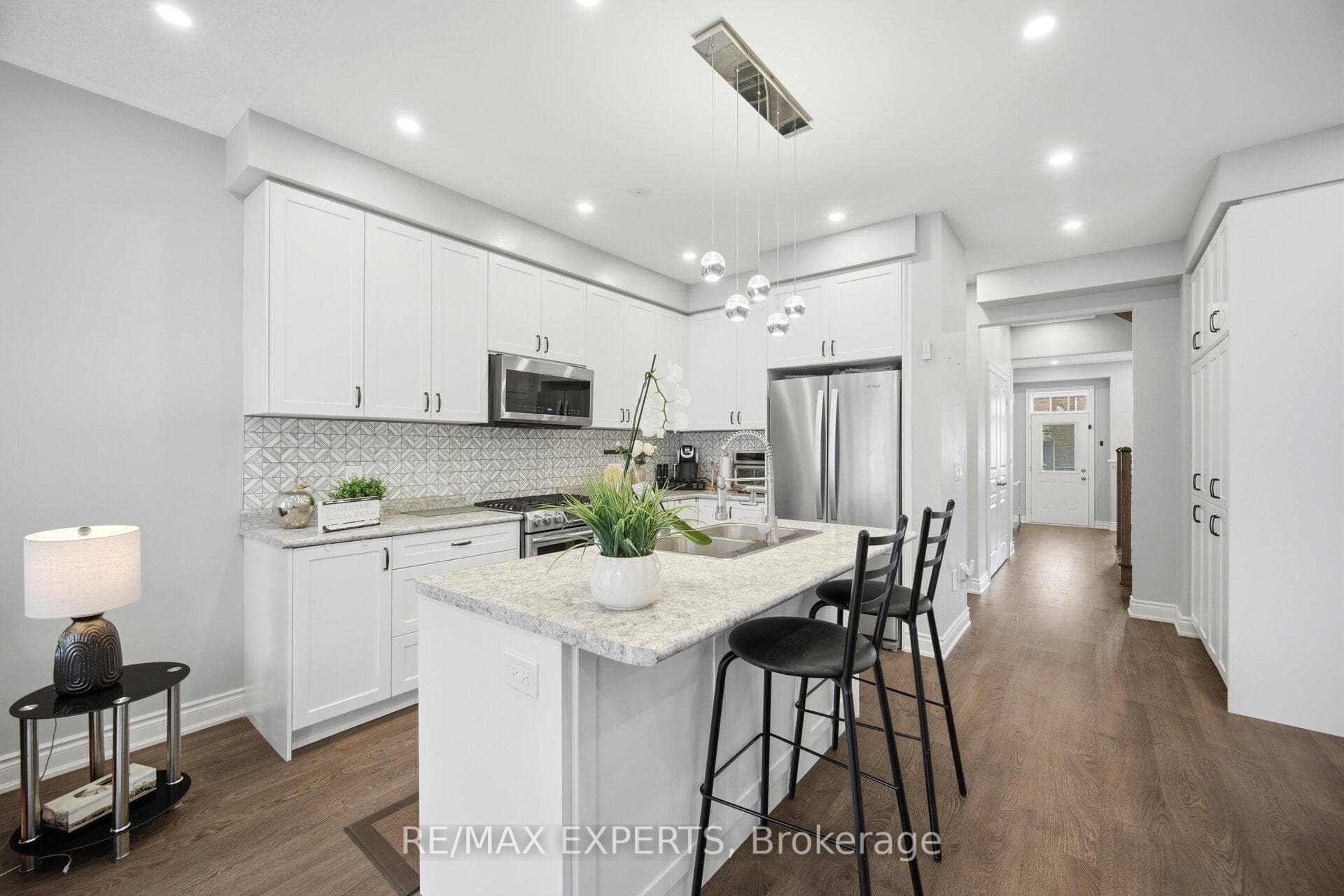64 Holbrook Court photo 20