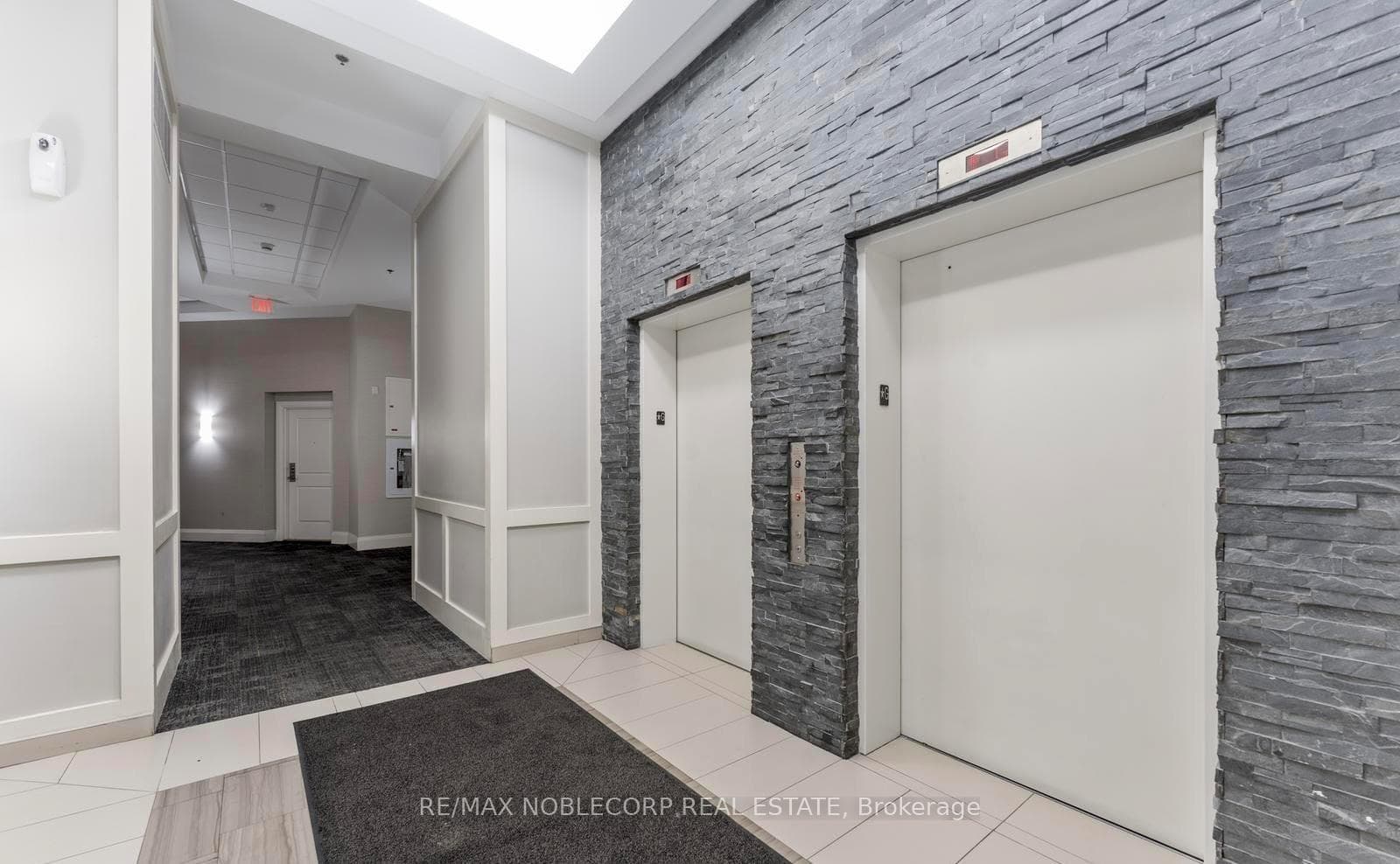 24 WOODSTREAM Boulevard Unit 502 photo 4