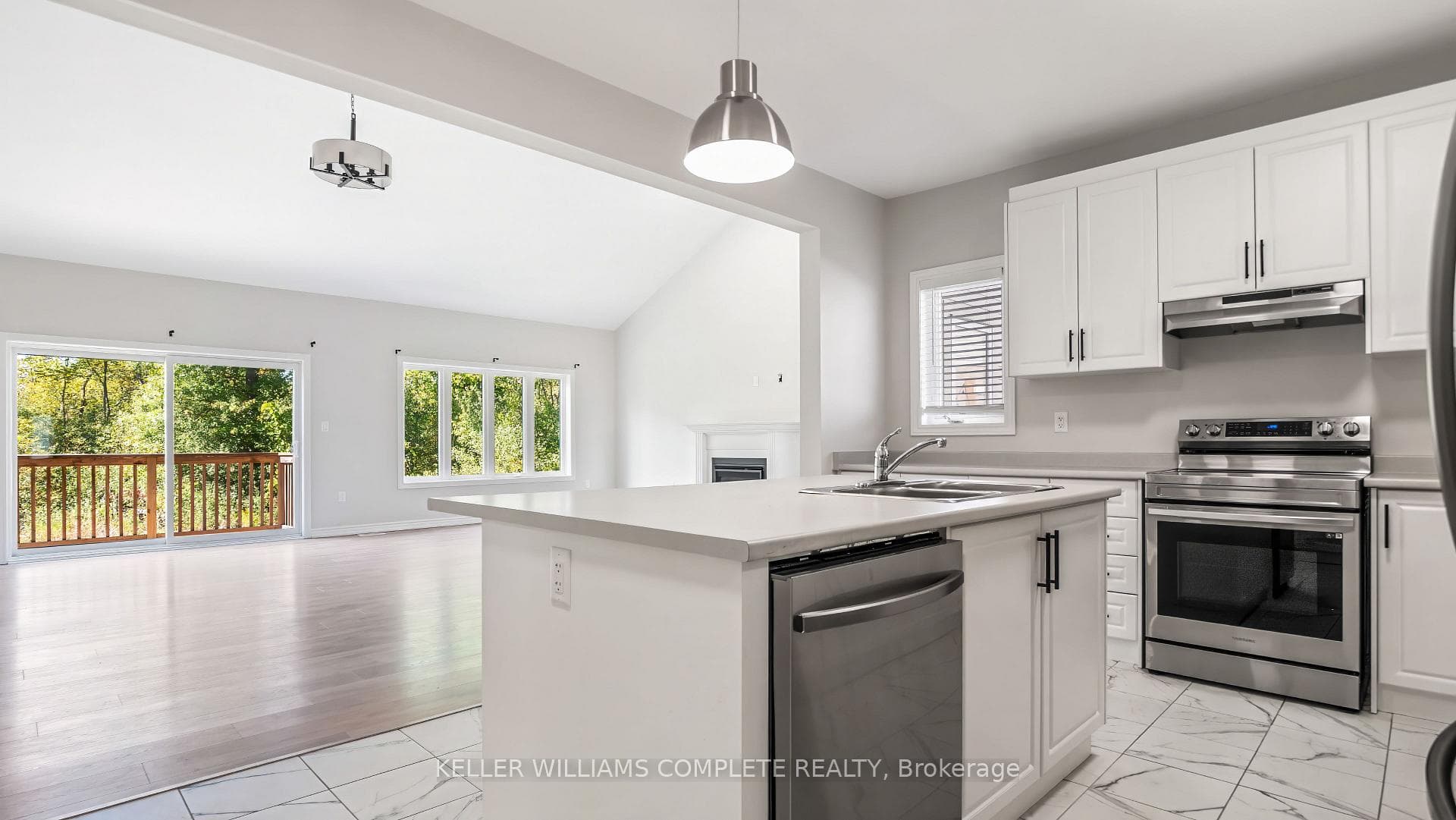 Stainless steel appliances included