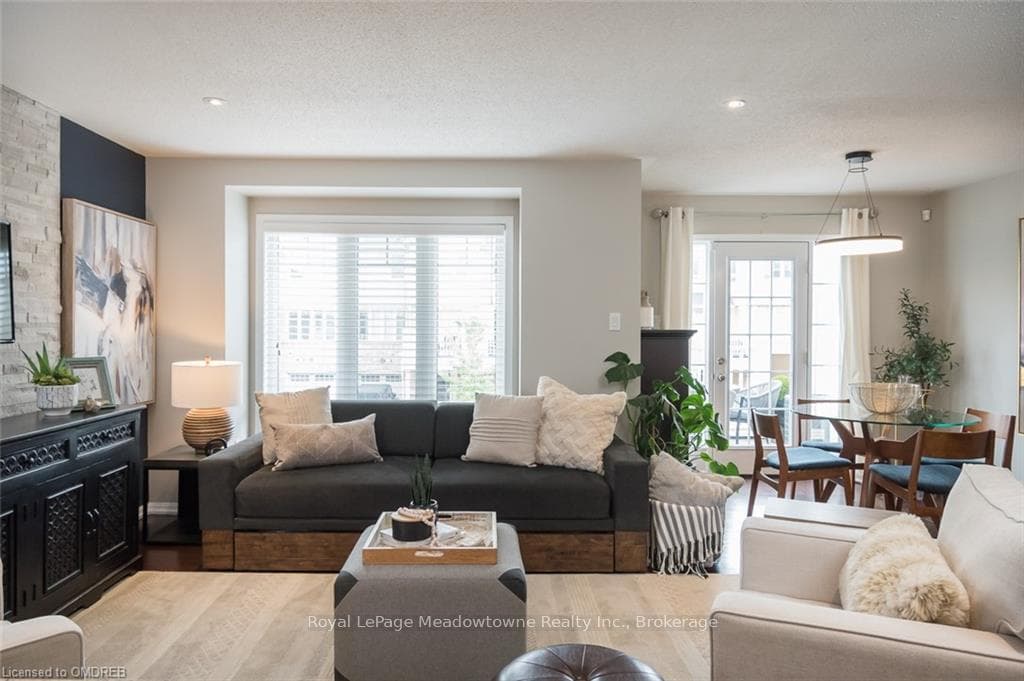607 ATTENBOROUGH Terrace photo 15