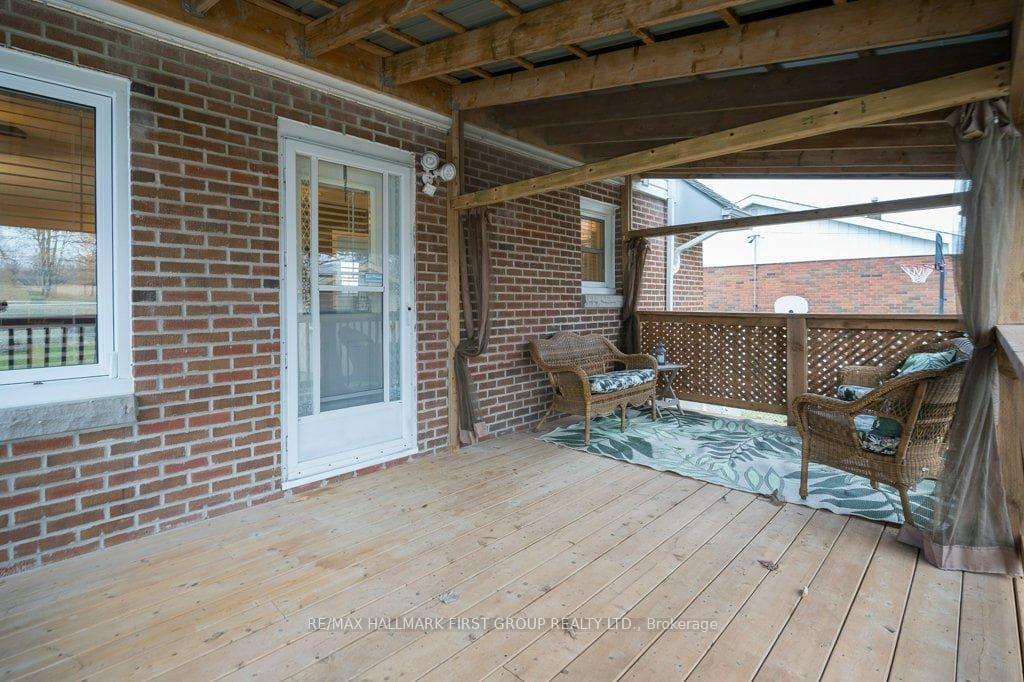 15 Sunset Crescent photo 35