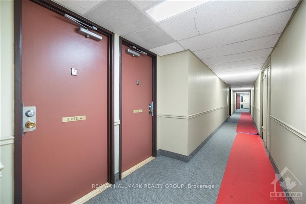 1356 MEADOWLANDS Drive Unit 102 photo 23