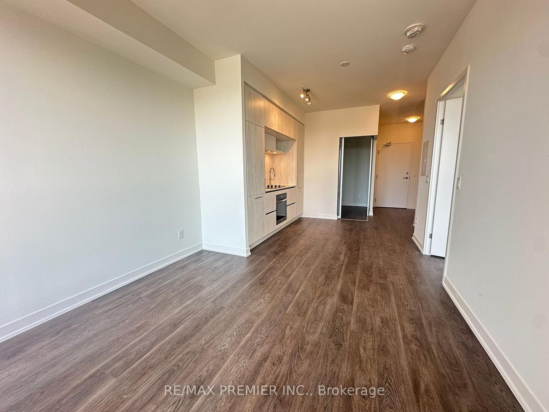 2 David Eyer Road Unit 823 photo 8