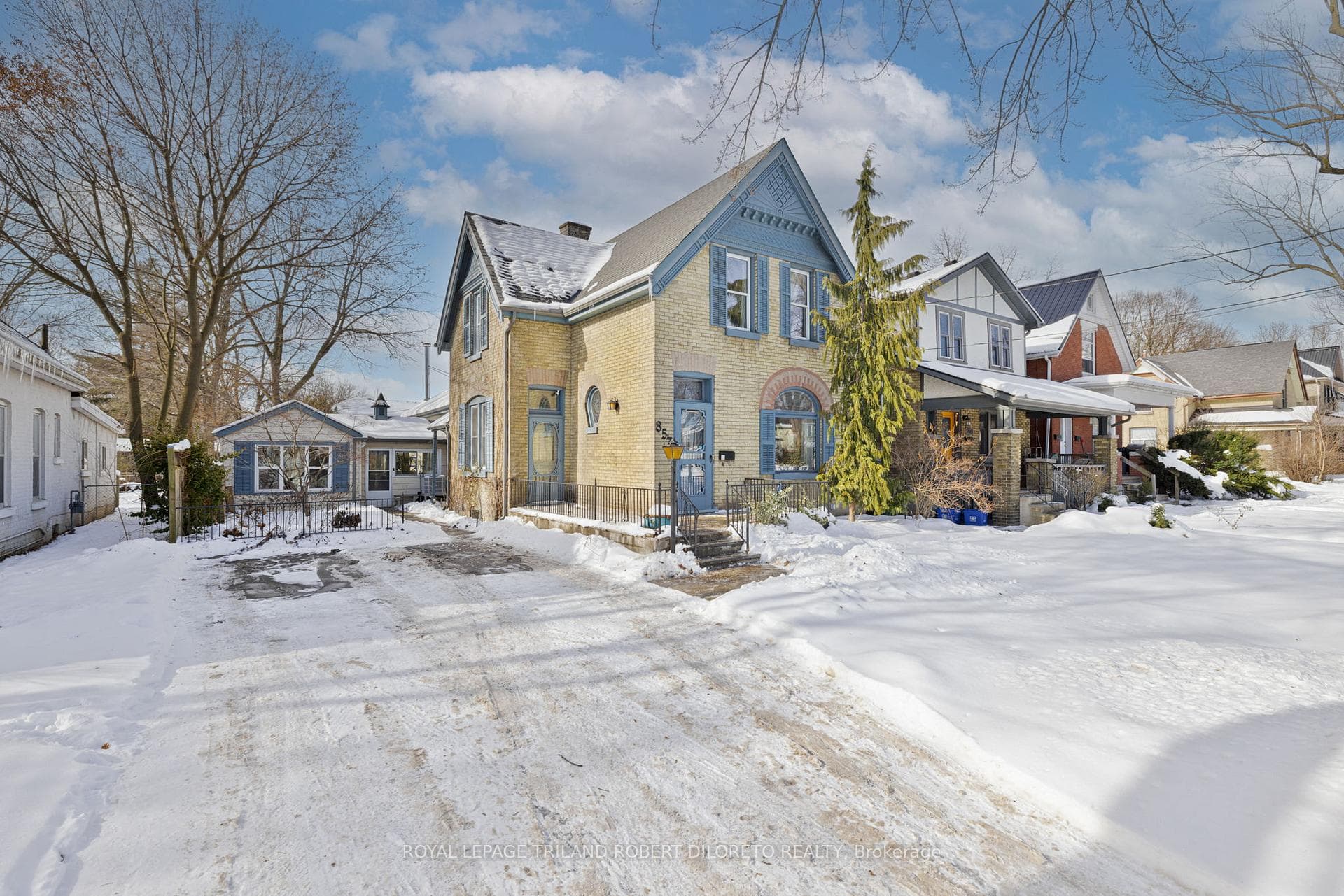 857 William Street photo 1