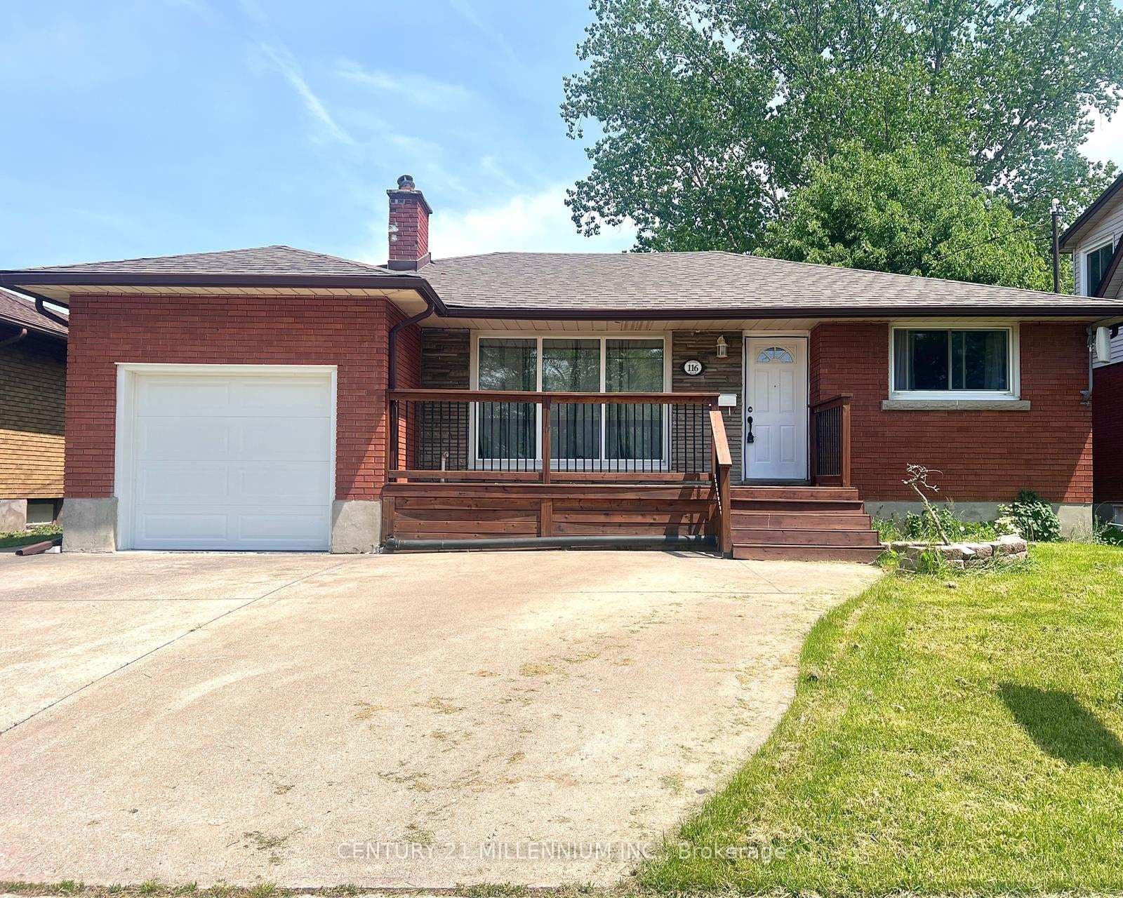 116 Golden Boulevard photo 1