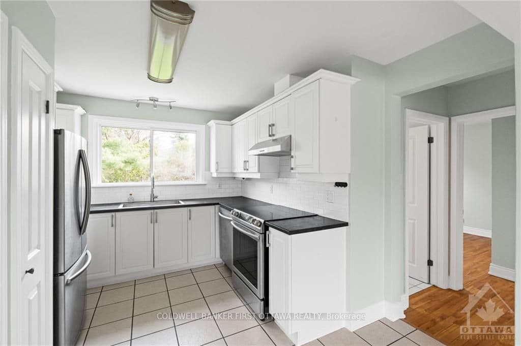 1745 FISHER Avenue photo 10
