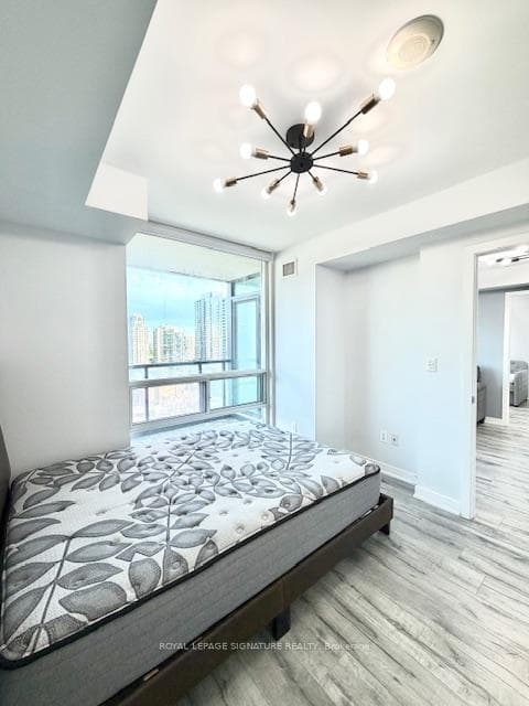 5740 Yonge Street Unit 1401 photo 12