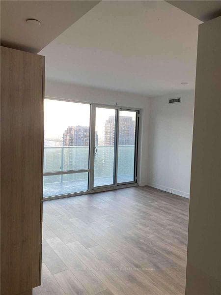 501 Yonge Street Unit 2502 photo 7