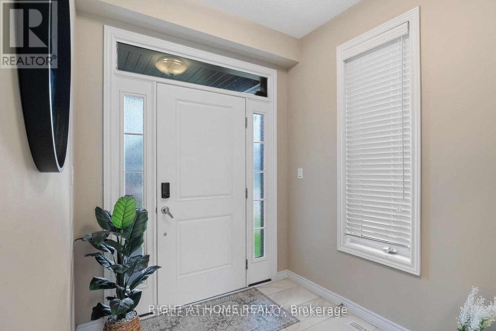 402 TANSBURY Street photo 4