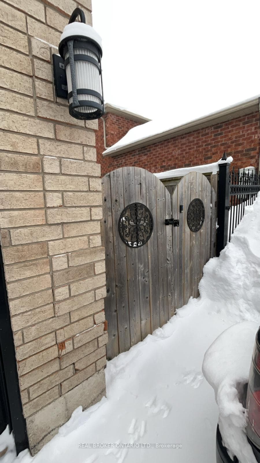 118 Sandringham Drive photo 23
