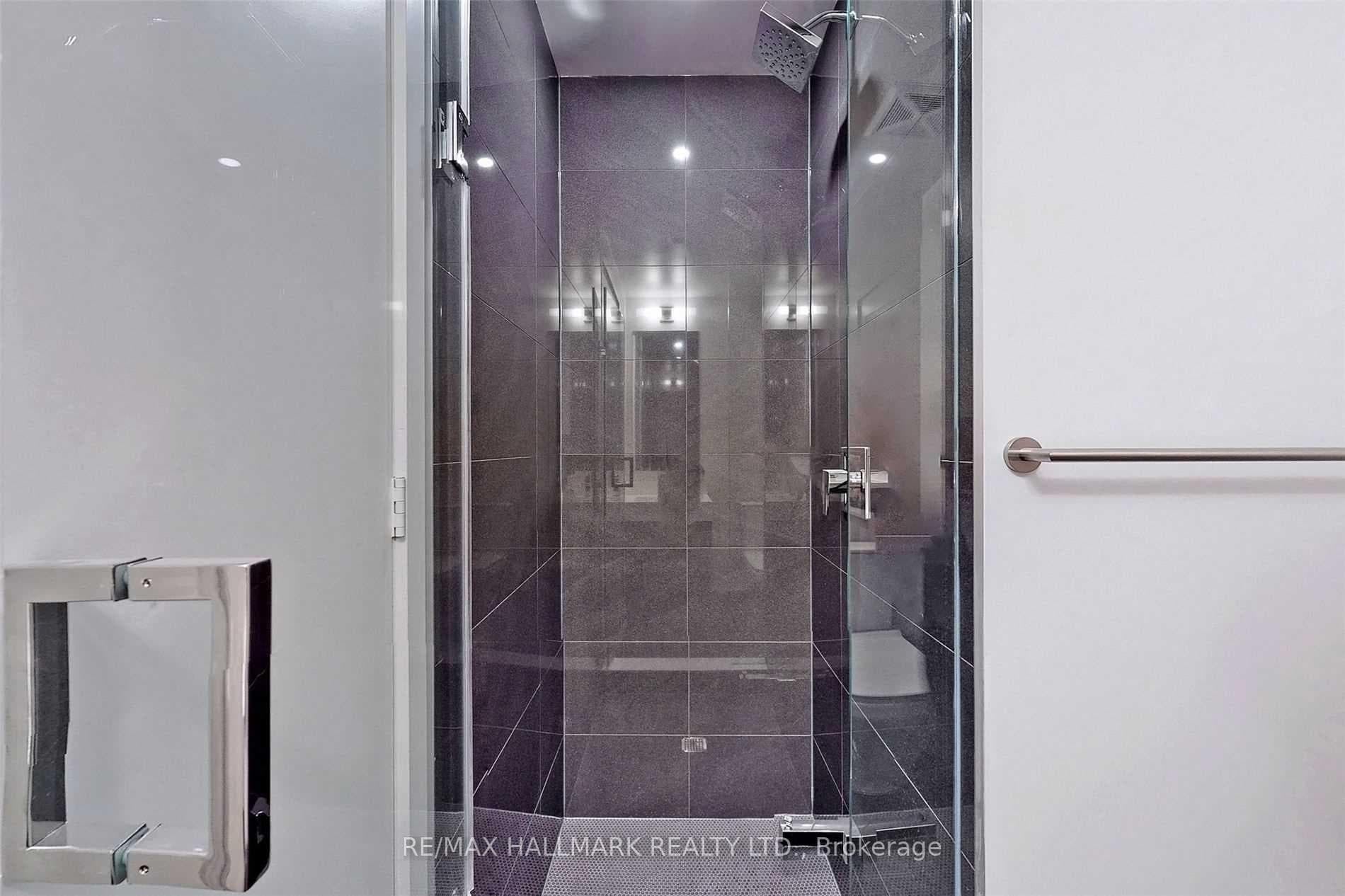 1 Yorkville Avenue Unit 2411 photo 21