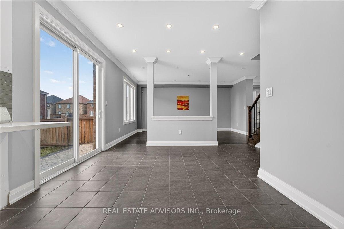 39 Unwind Crescent photo 16