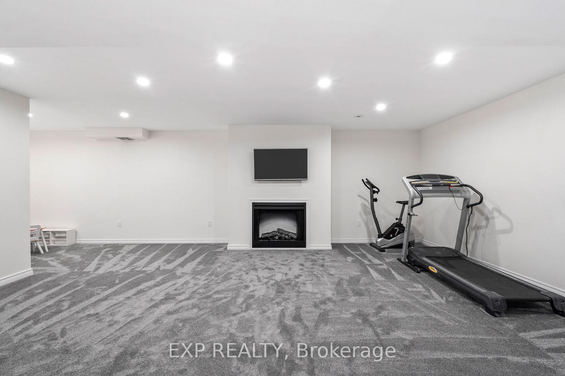 10 Ashberry Place photo 28