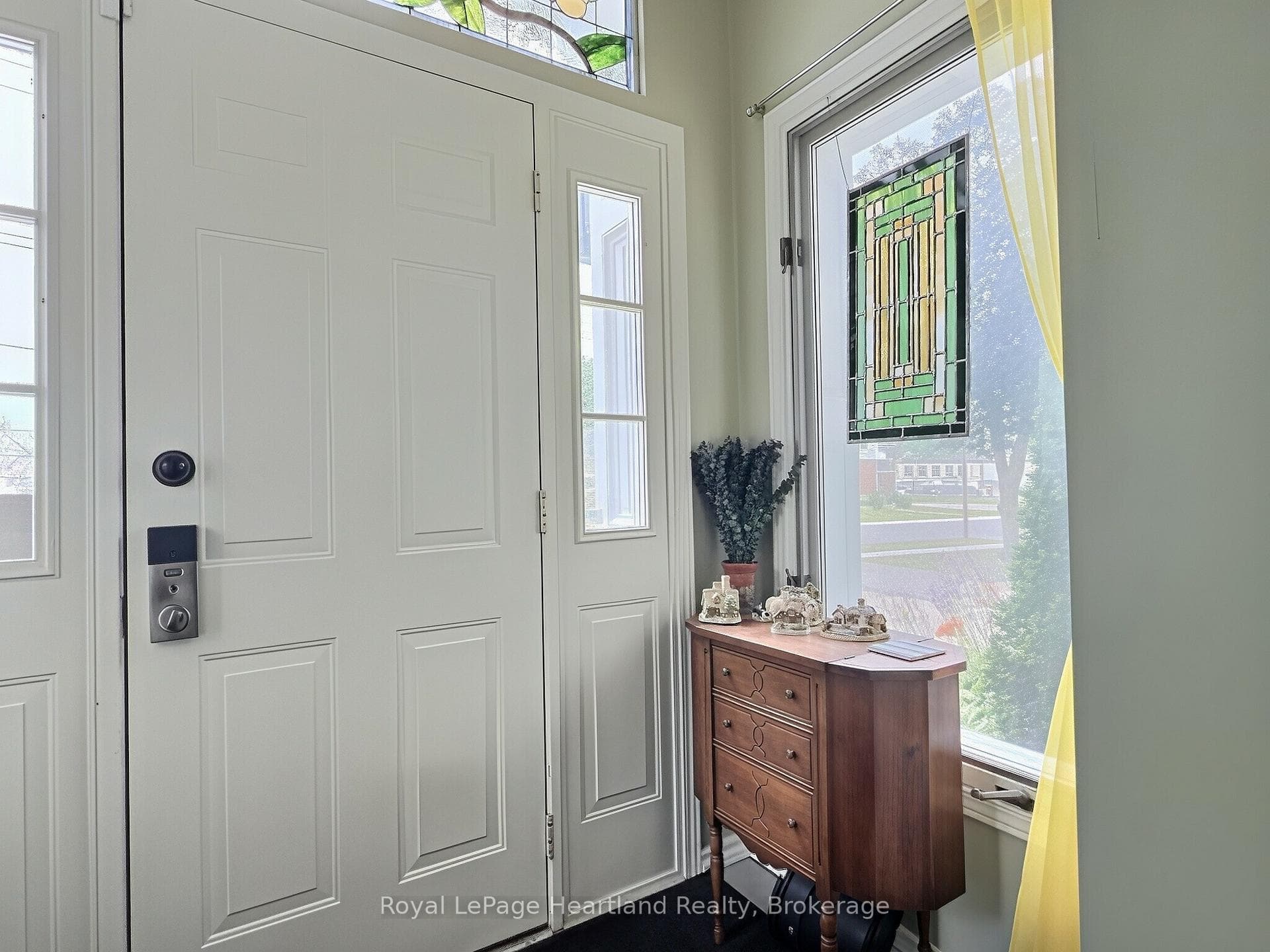 425 William Street photo 8