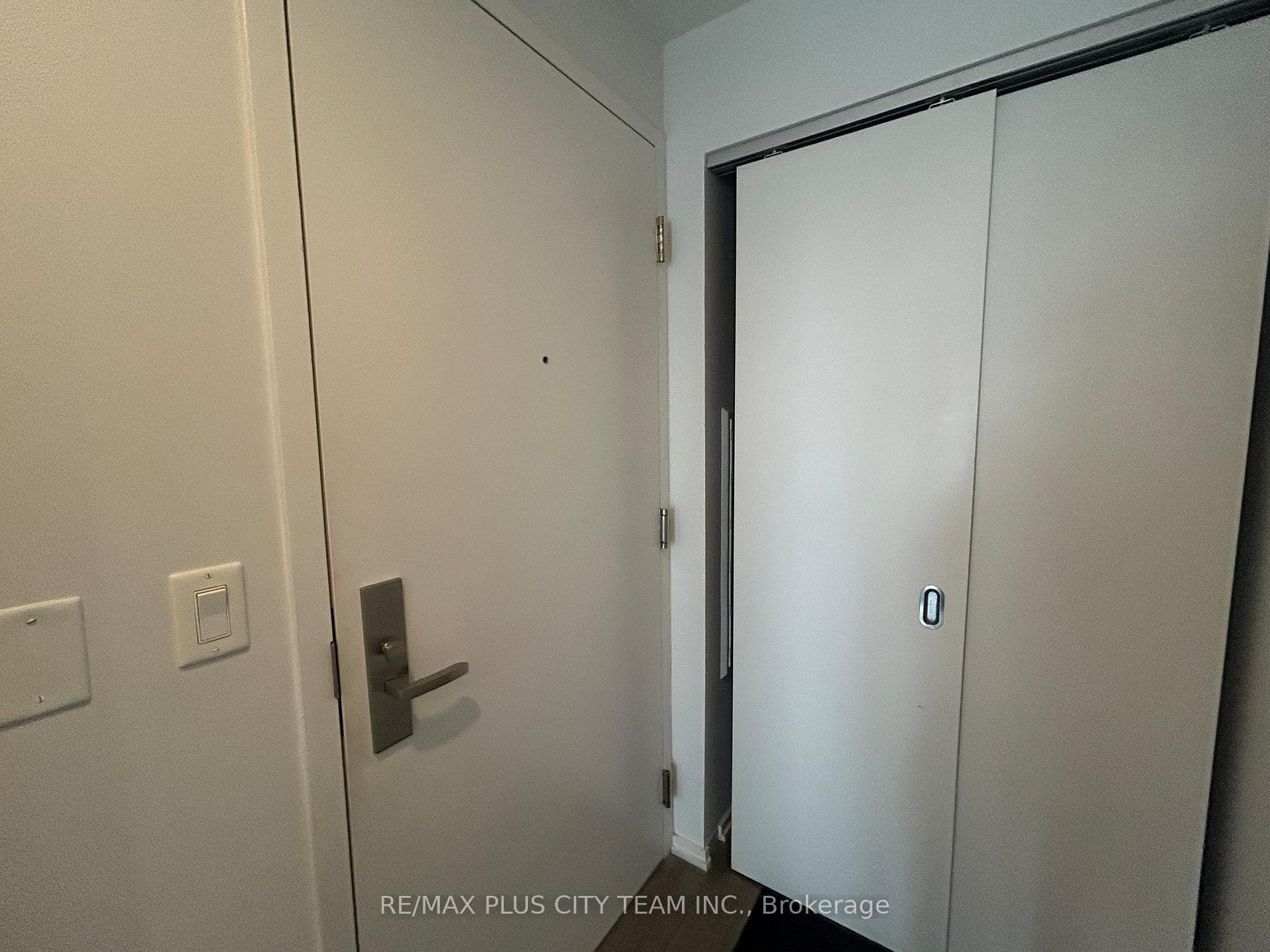 75 St Nicholas Street Unit 2607 photo 13