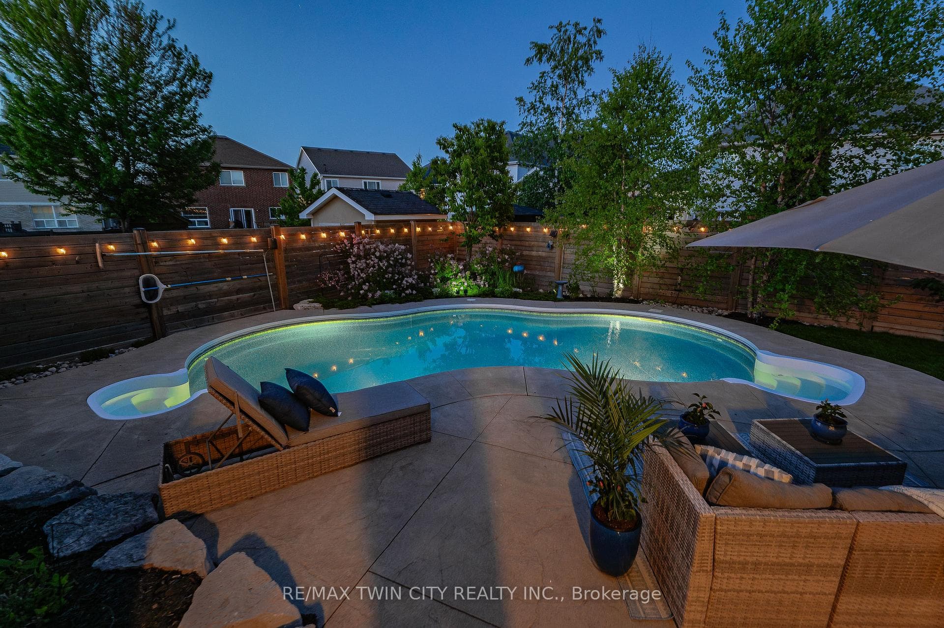 242 Waterbend Crescent photo 41