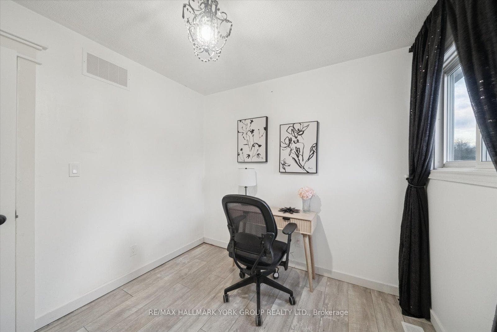 5 Burke Street photo 23
