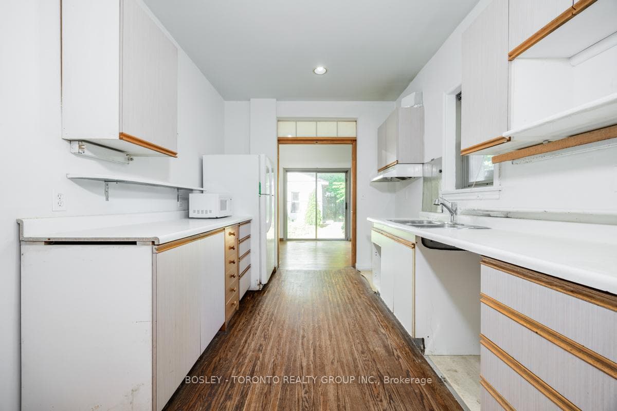 268 Sutherland Drive photo 7