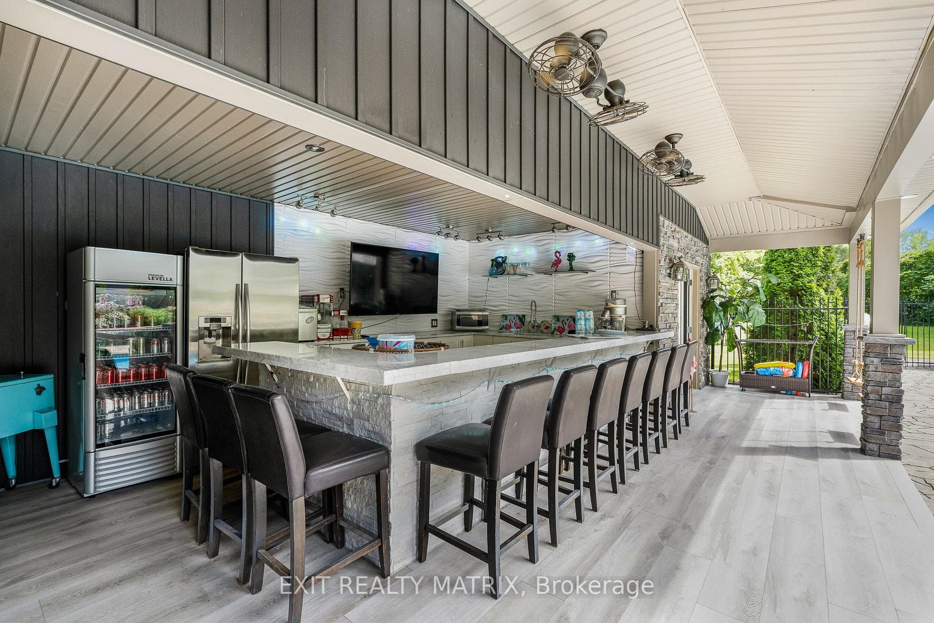 1271 GEORGES VANIER Drive photo 45