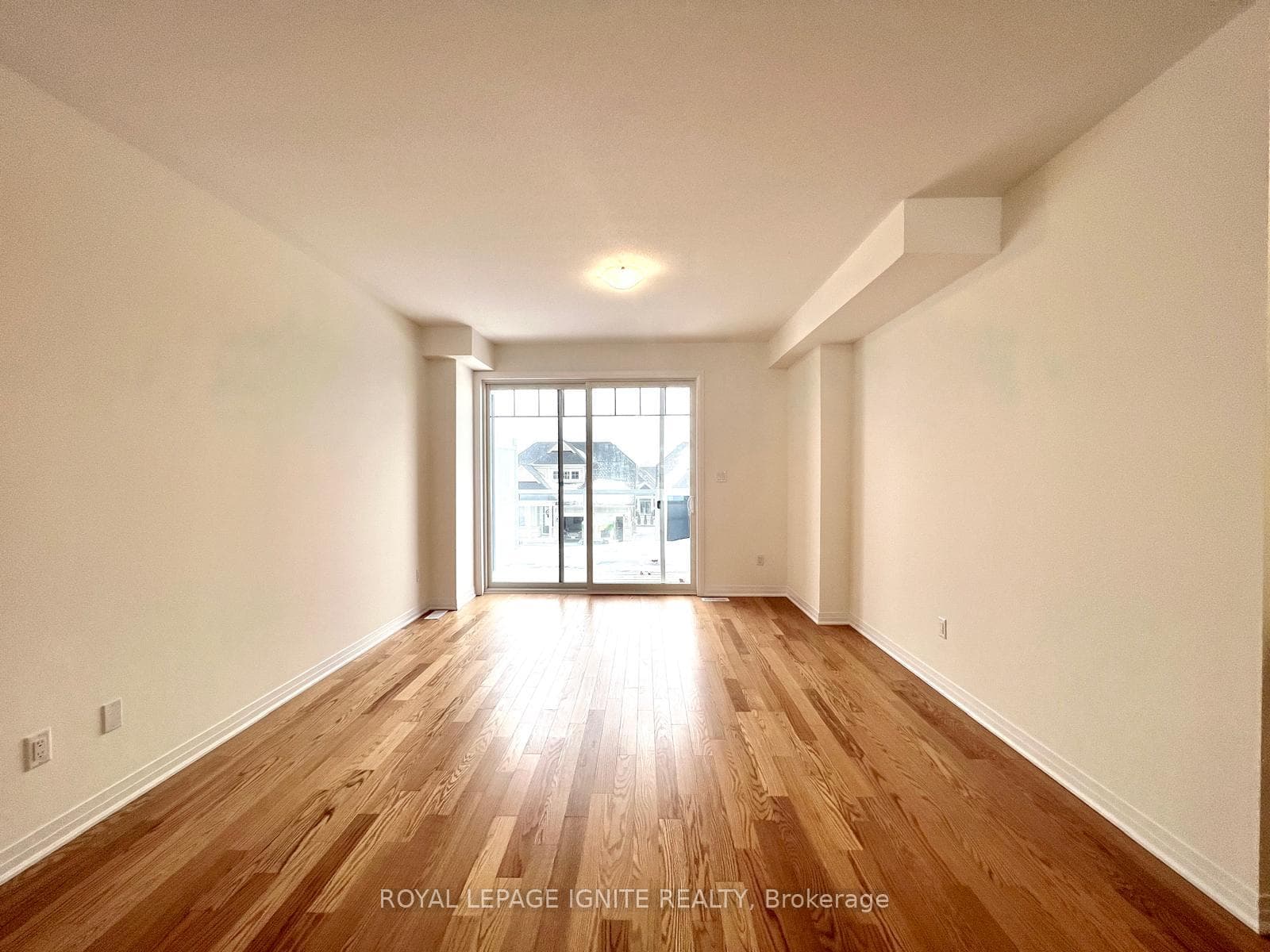 524 Hudson Crescent photo 11