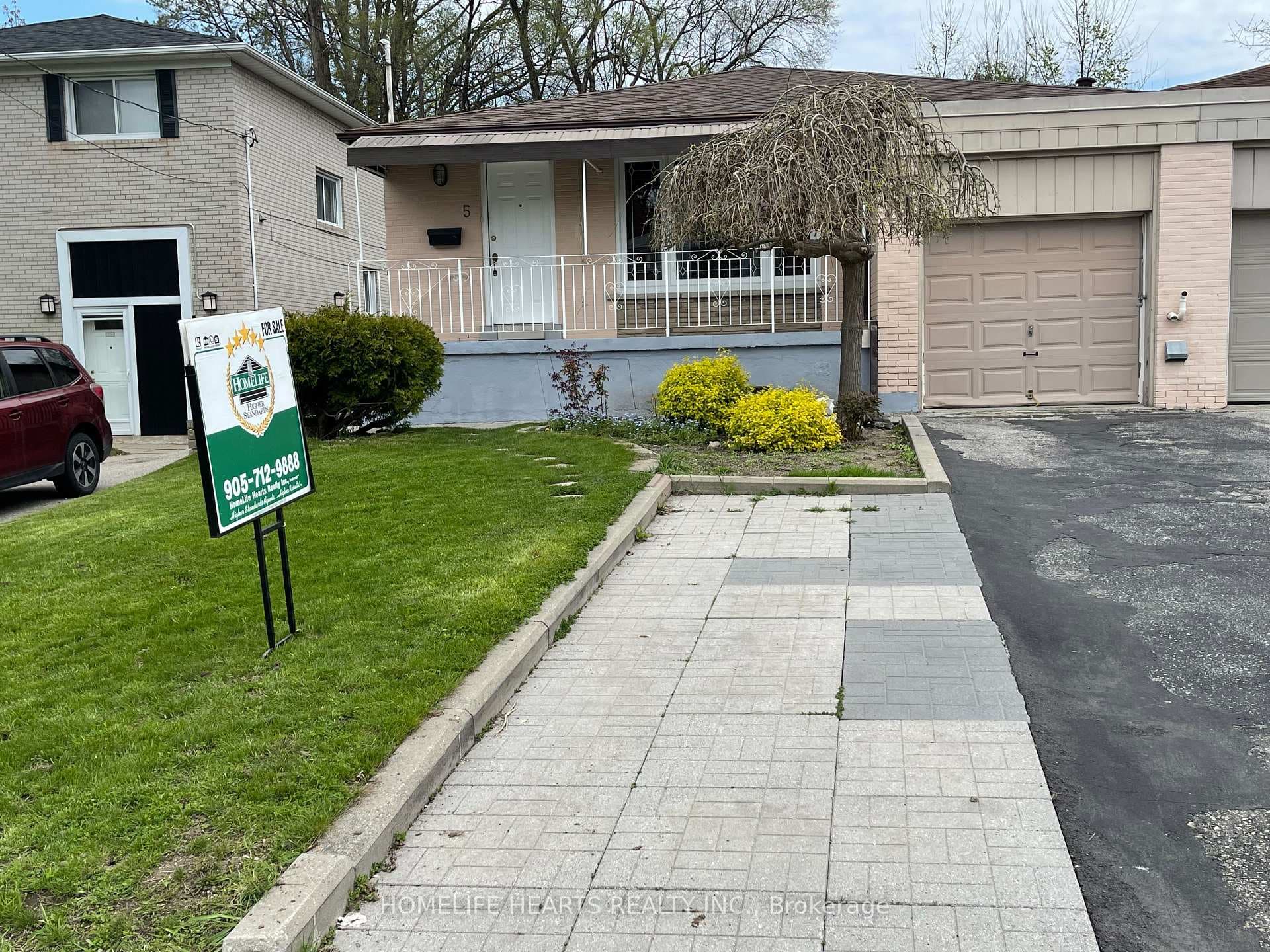 5 Regatta Crescent photo 3