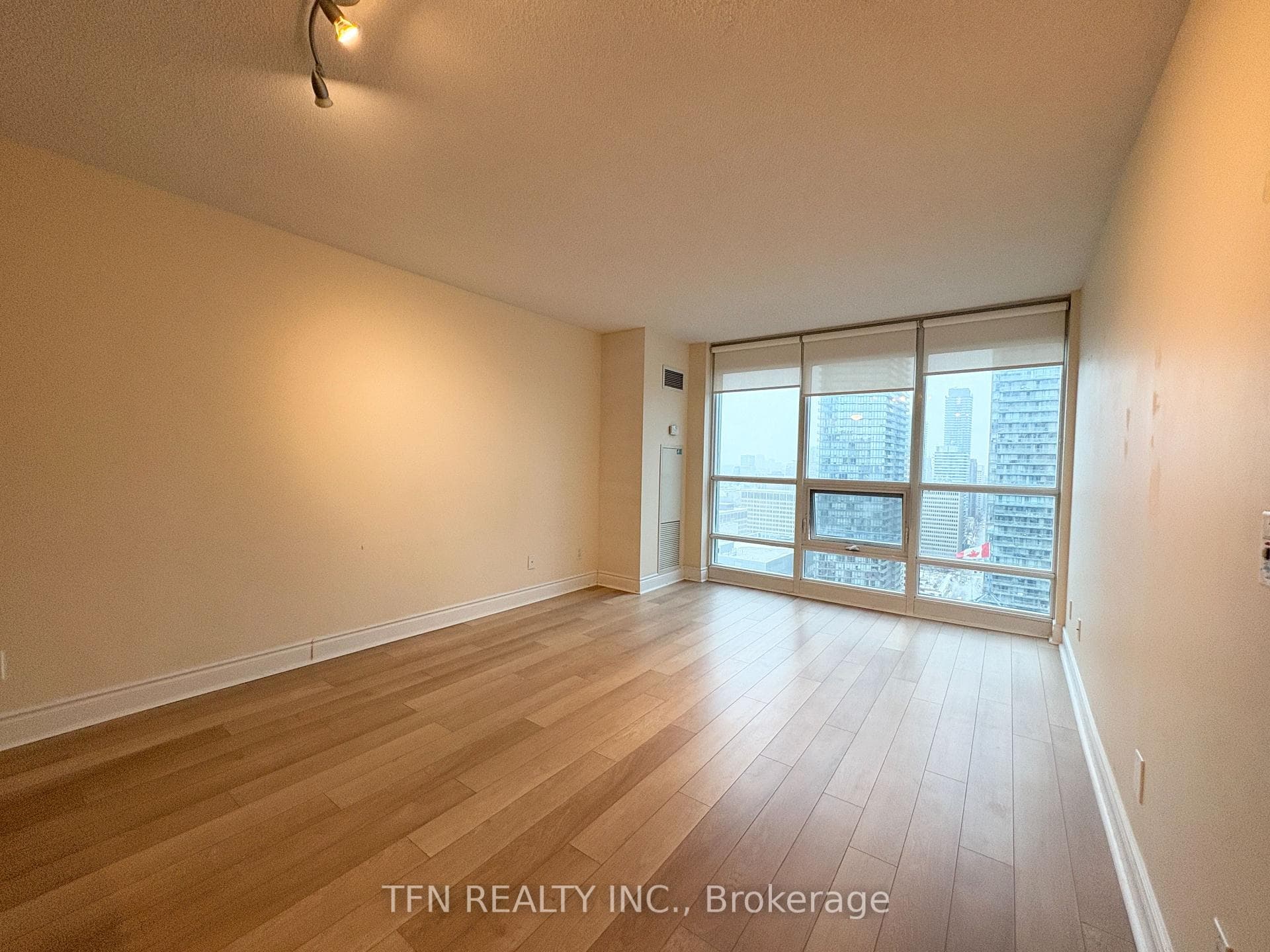 763 Bay Street Unit 3413 photo 29