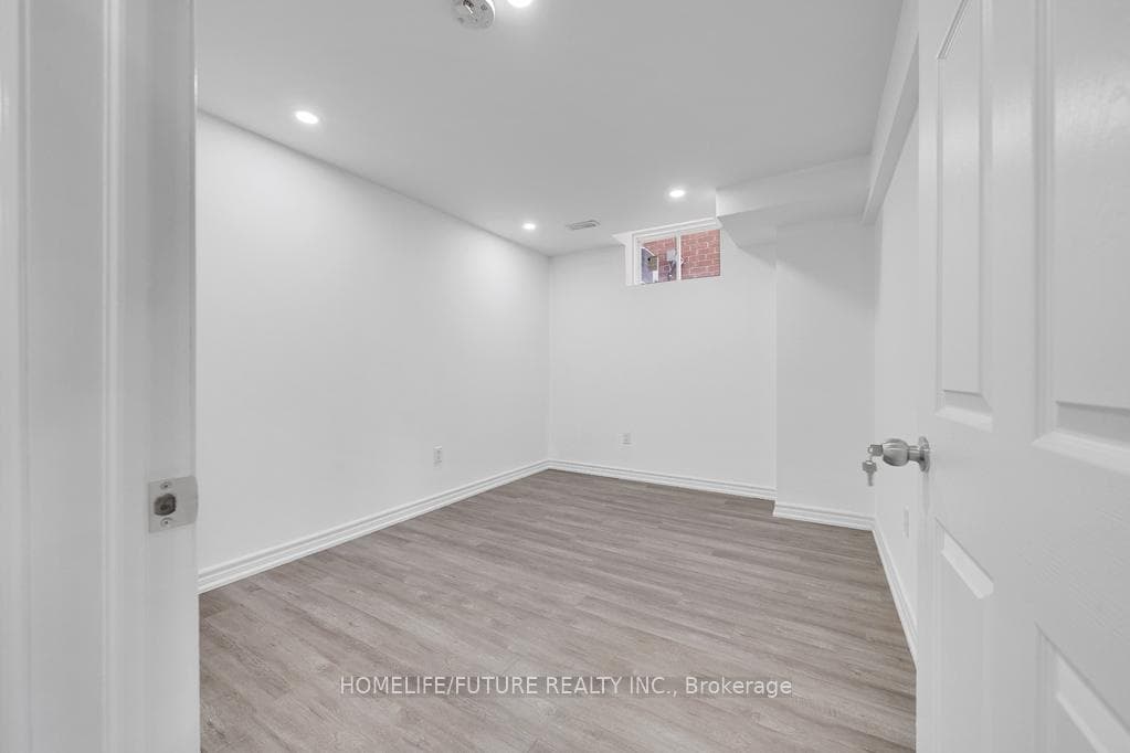 126 Boundary Boulevard photo 43