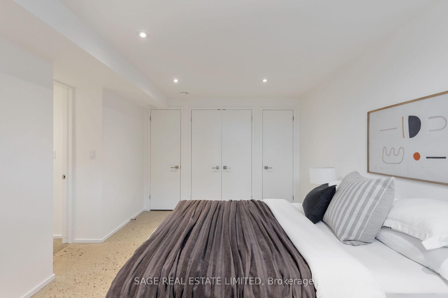 15 Woodenhill Court photo 47
