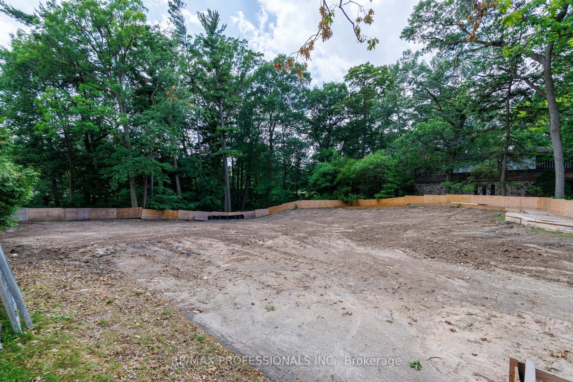 10 Woodmere Court photo 9