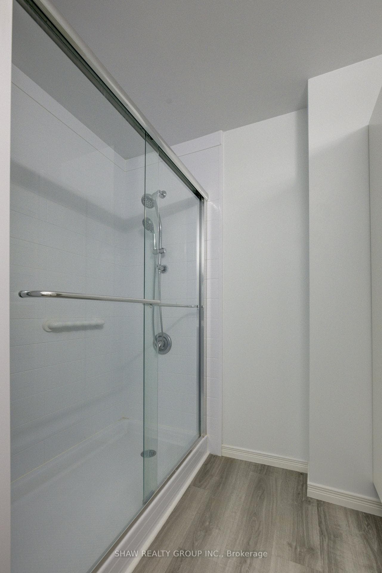 1009 Queenston Road Unit 224 photo 4