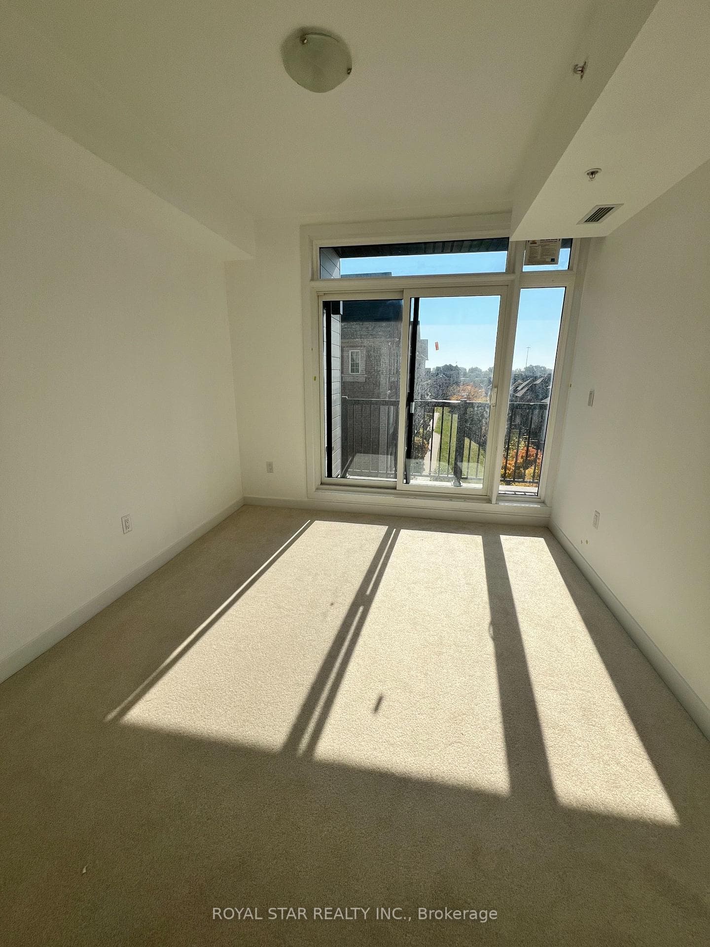 184 Angus Drive Unit 3 photo 4