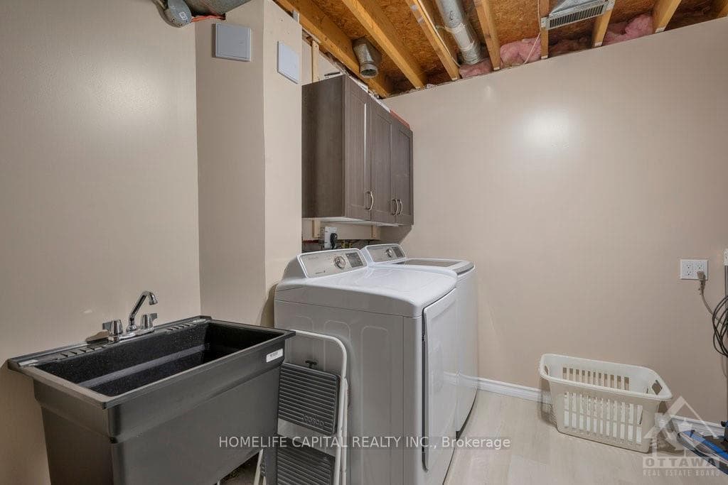 987 AVIGNON Court photo 27