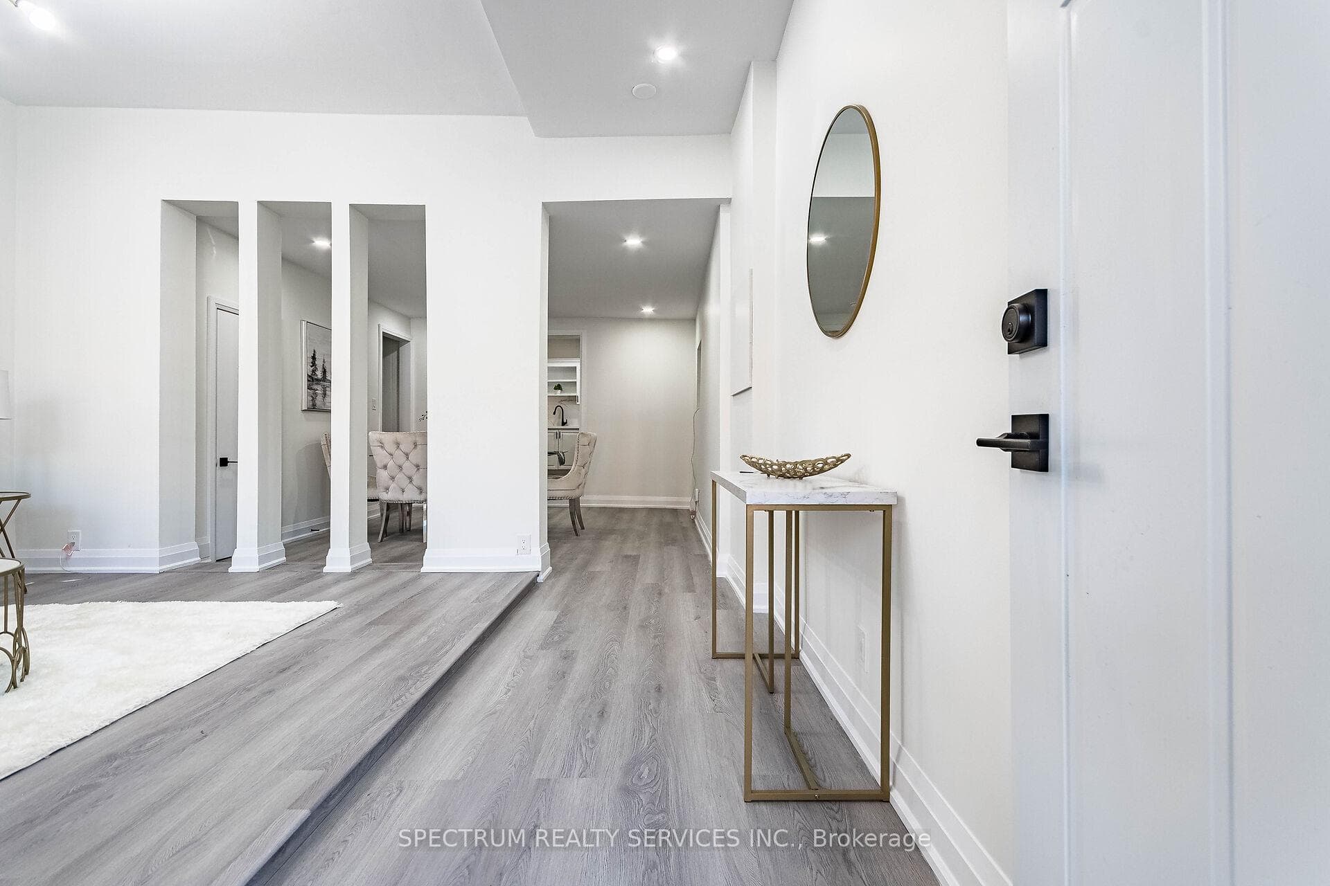 135 East Avenue photo 4