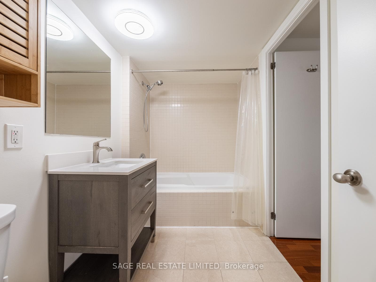 18 Beverley Street Unit 209 photo 31