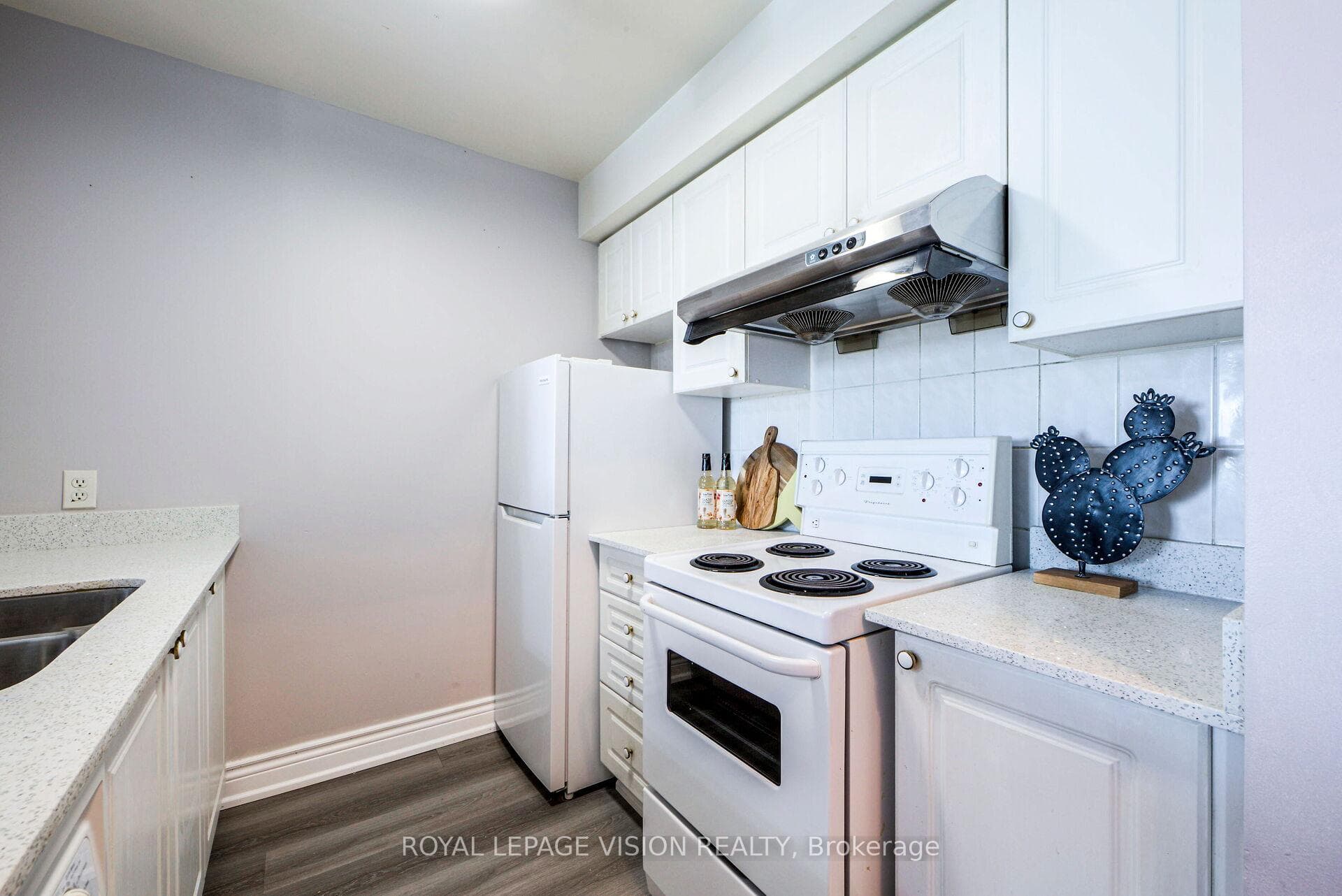 1 Lee Centre Drive Unit 2102 photo 9