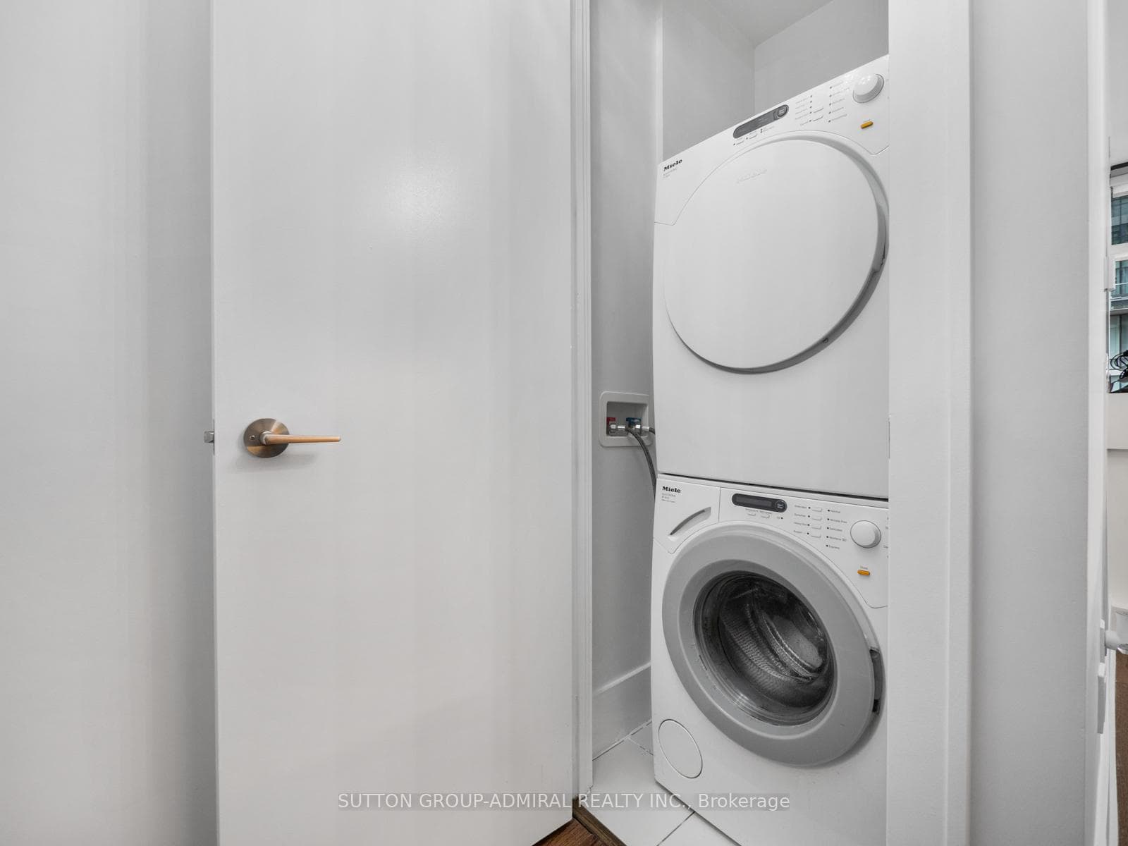 39 Queens Quay Unit 525 photo 23