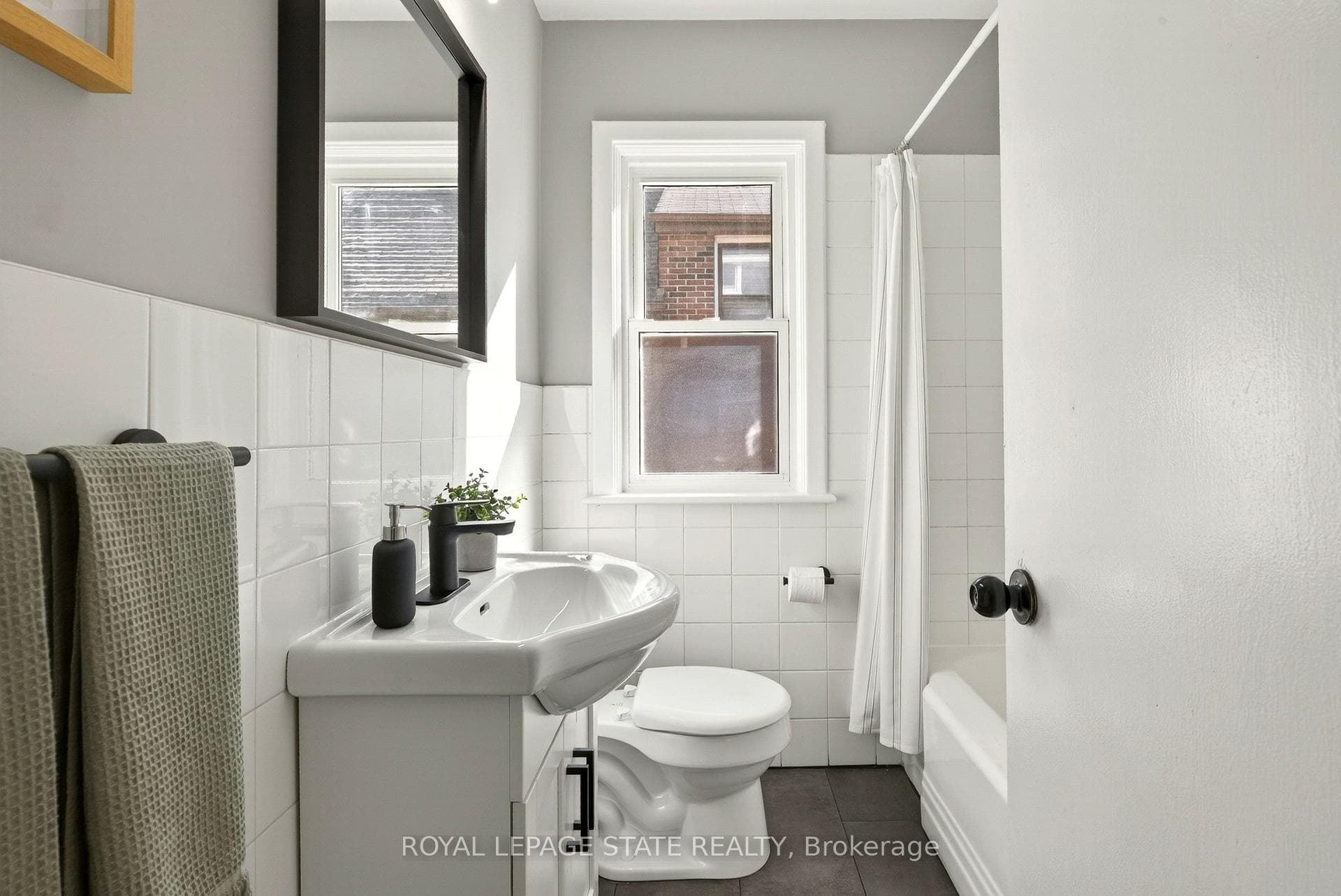 33 East 34th Street photo 18