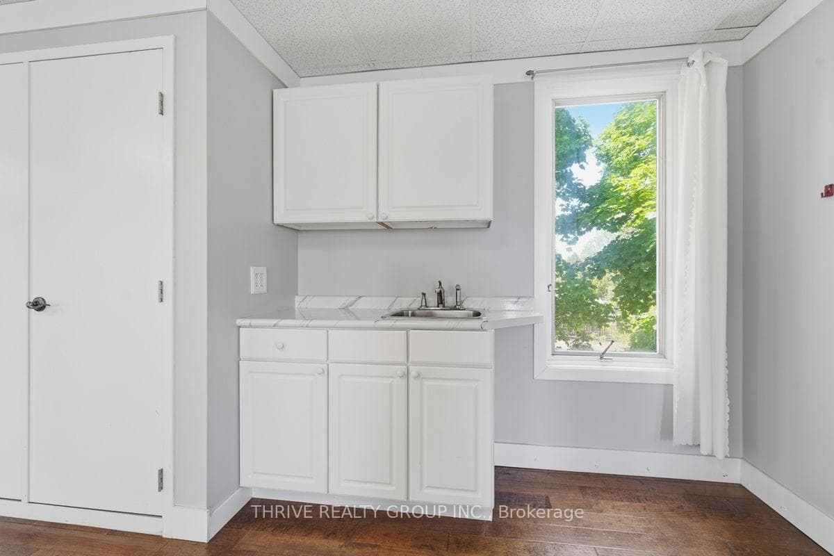 426 Third Street Unit Upper photo 7