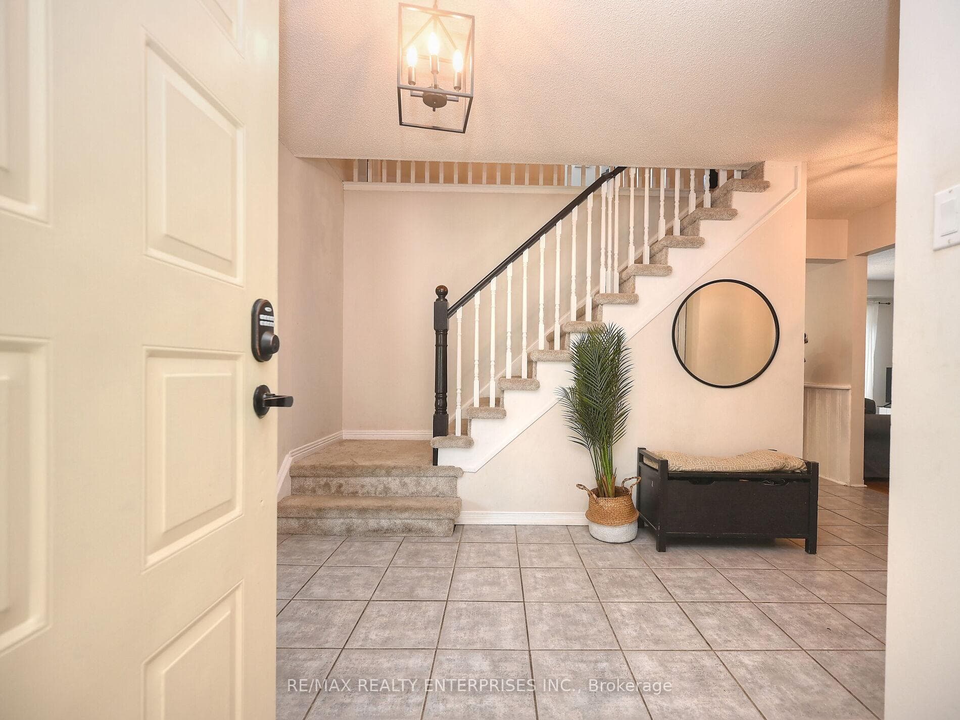466 Bell Street photo 3