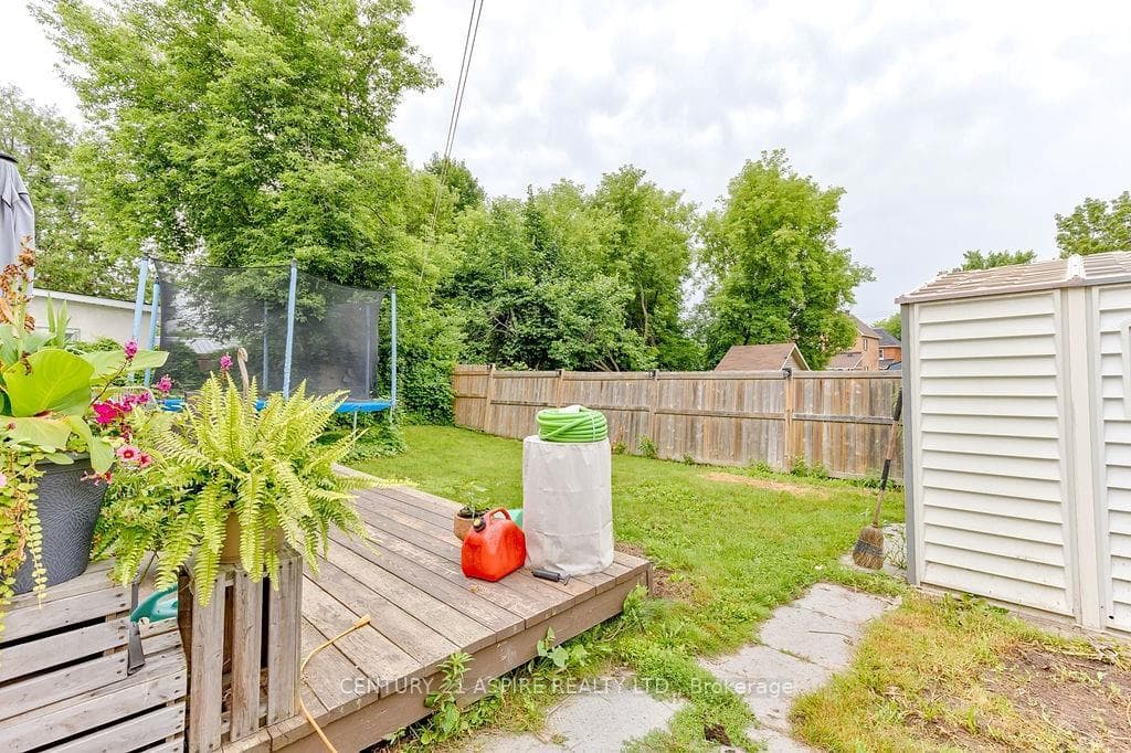 131 IRVING Street photo 23