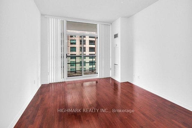 509 Beecroft Road Unit 1101 photo 4