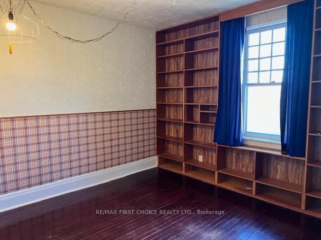 363 Syndicate Avenue photo 13
