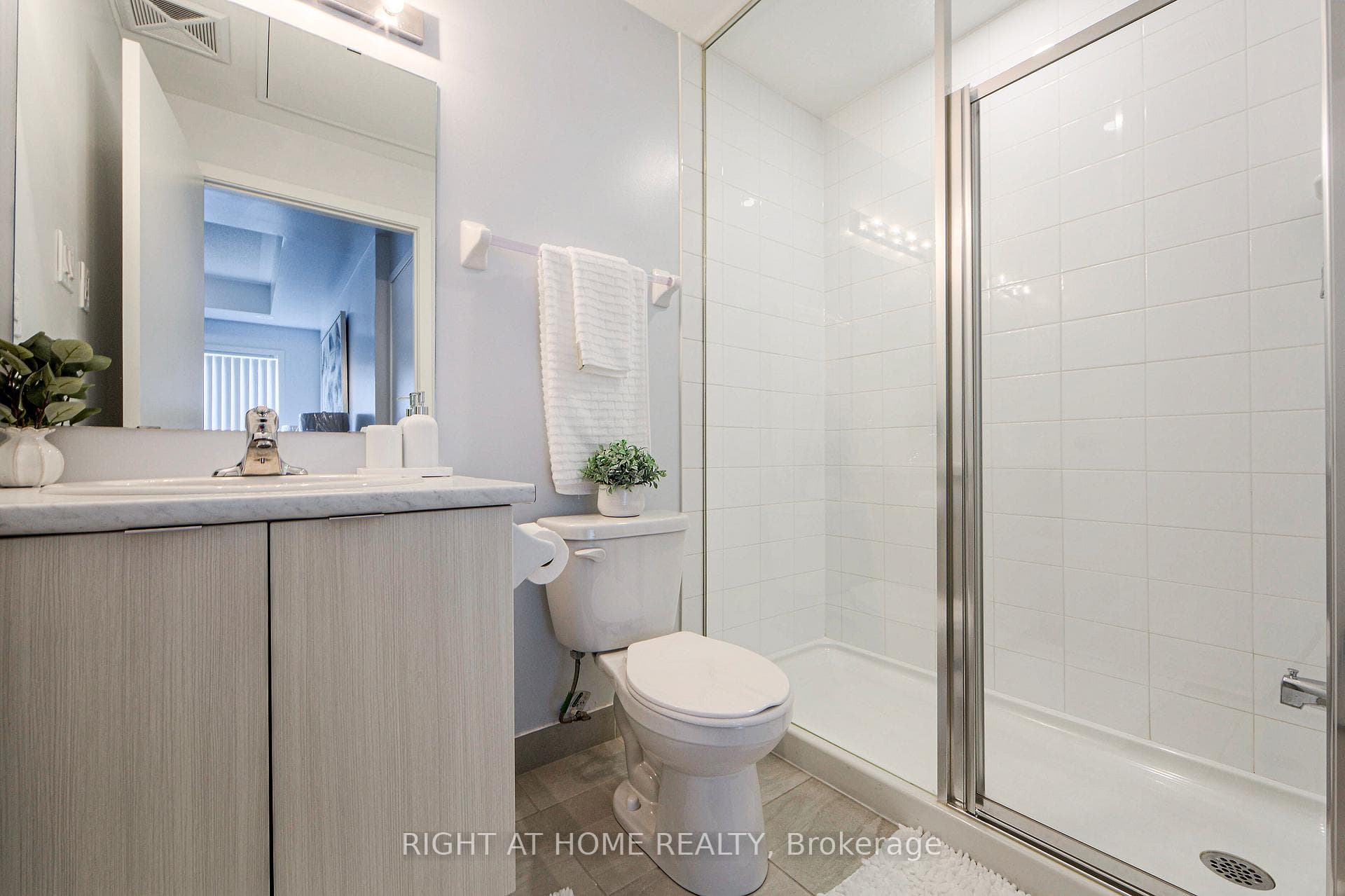 50 Orchid Place Drive Unit 8 photo 10